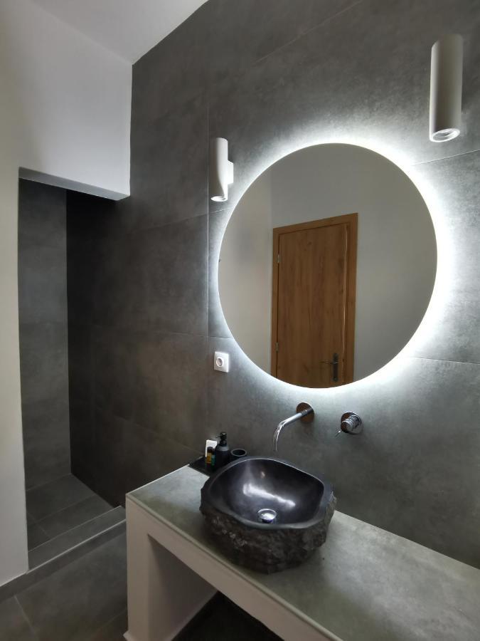 Villa Konstantinos เปริสซา ภายนอก รูปภาพ